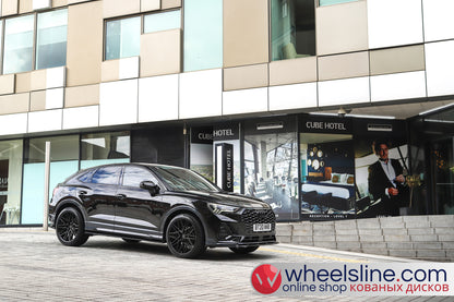 Black Audi Q3 1-Piece VS HF-71  Piano Black 240803