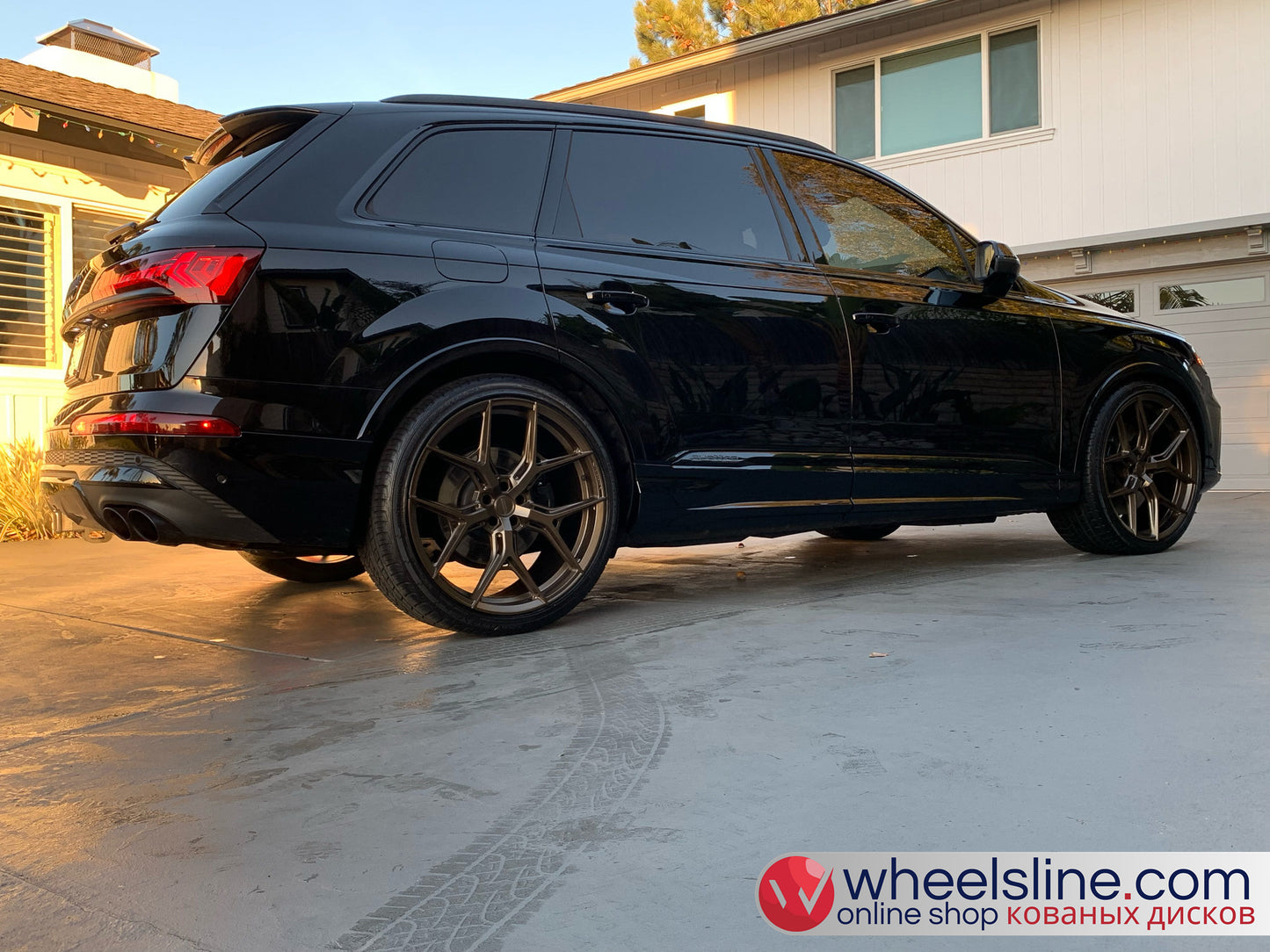 Black Audi Q7 1-Piece VS HF-51 Matte Bronze 240903