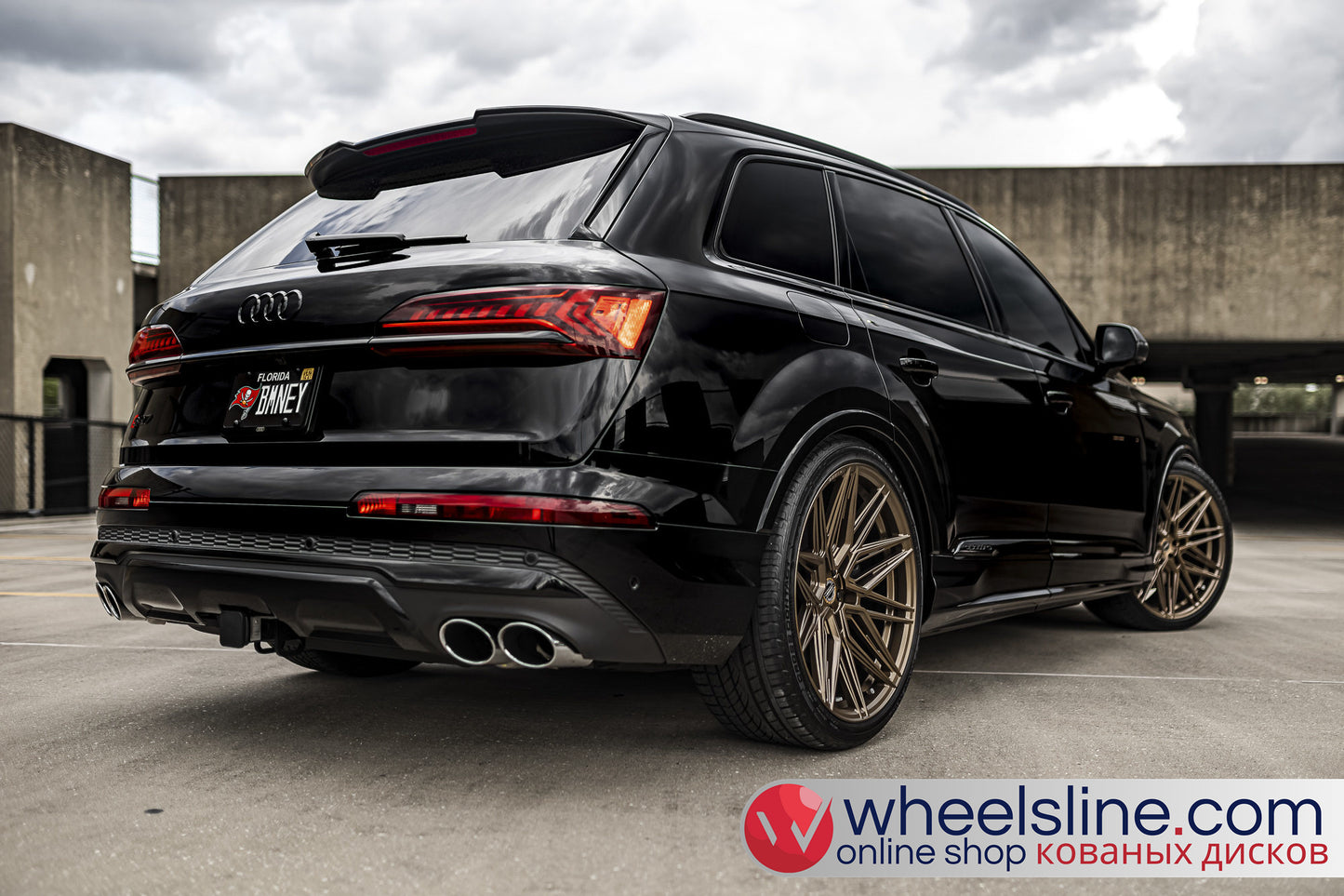 Black  Audi Q7 1-Piece VS HF-71 Matte Bronze 240903