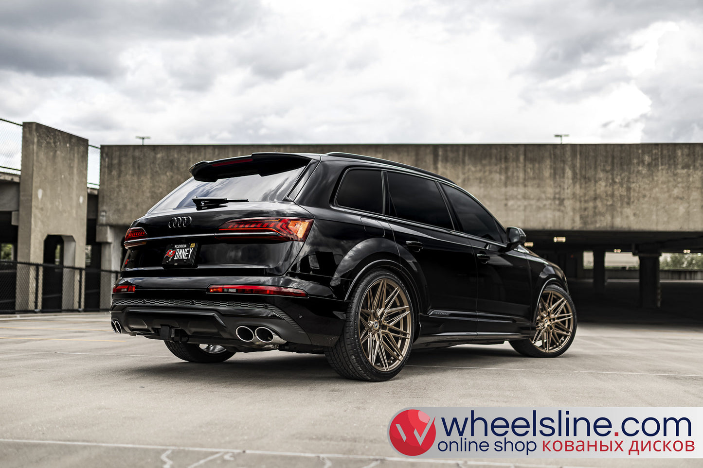 Black  Audi Q7 1-Piece VS HF-71 Matte Bronze 240903