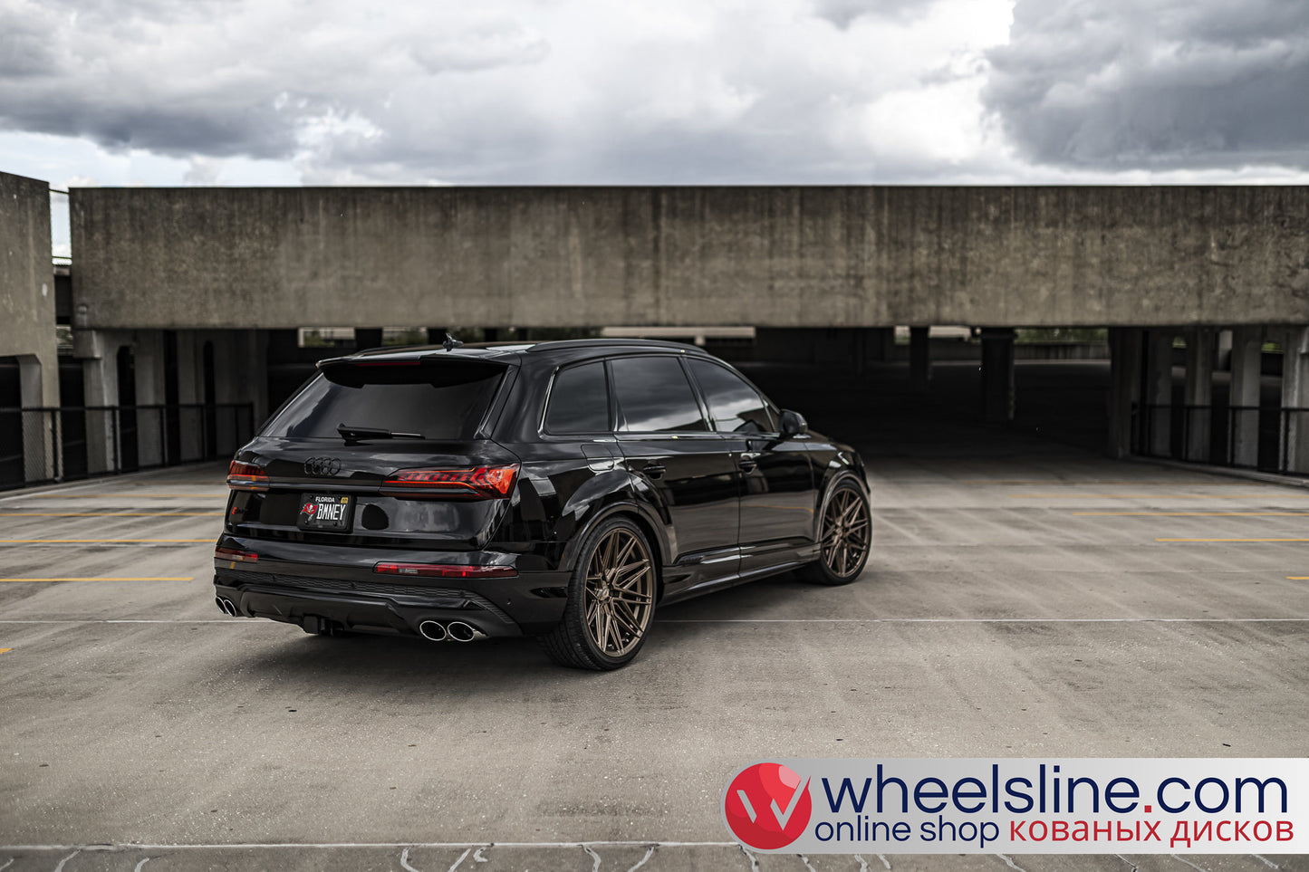 Black  Audi Q7 1-Piece VS HF-71 Matte Bronze 240903