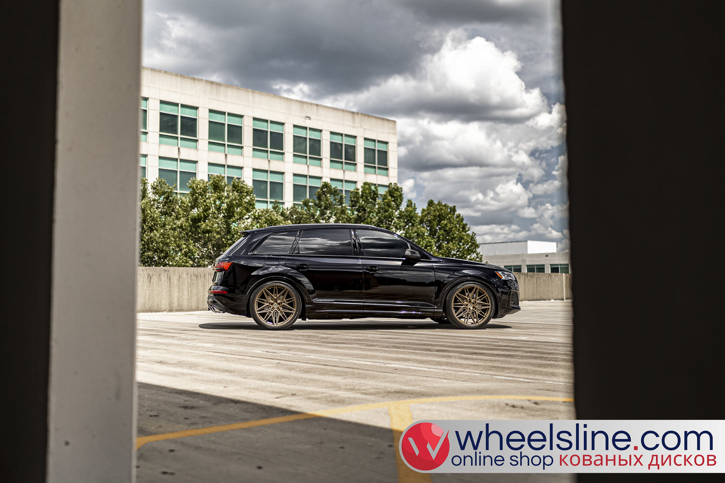 Black  Audi Q7 1-Piece VS HF-71 Matte Bronze 240903