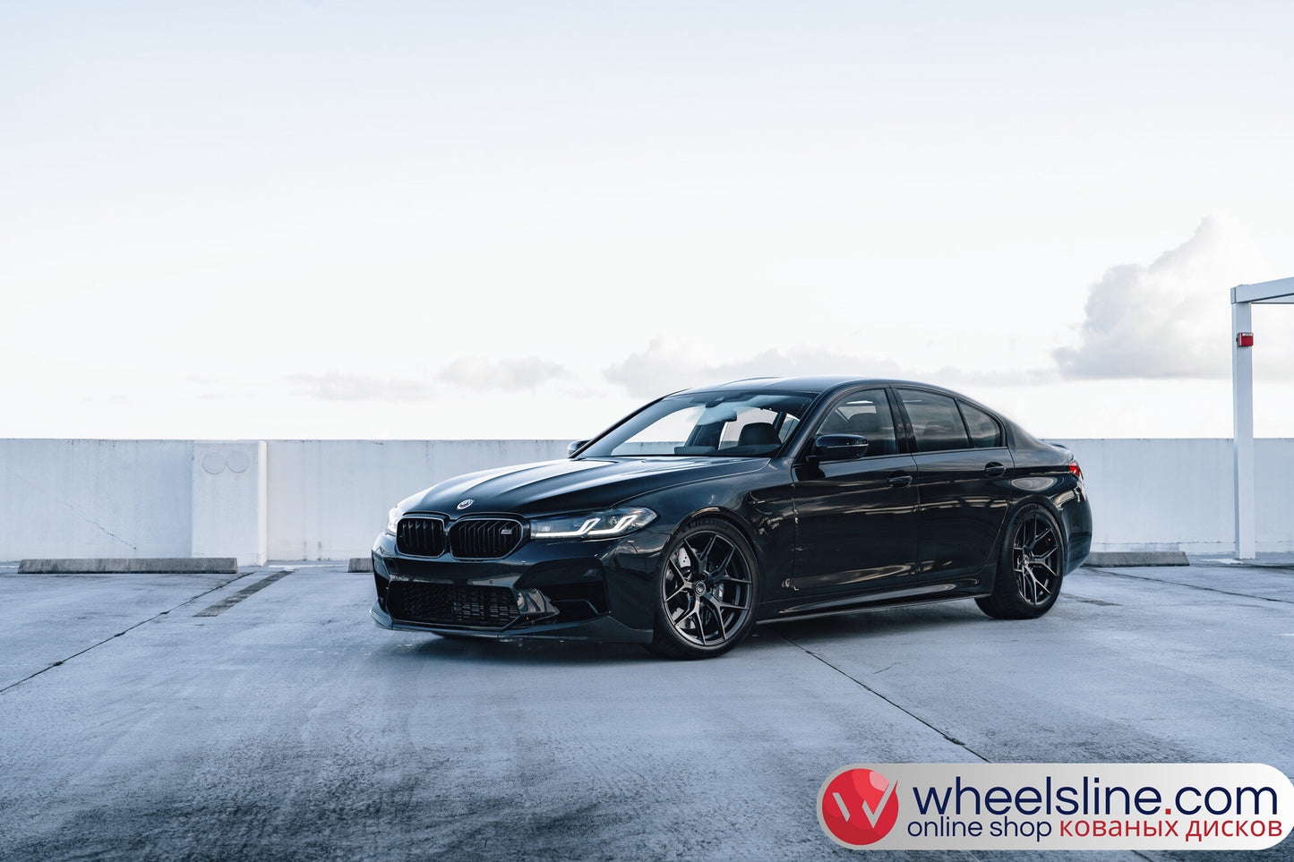 Black BMW 5-Series 1-Piece VS HF-51 Matte Black  Cap-C 240802