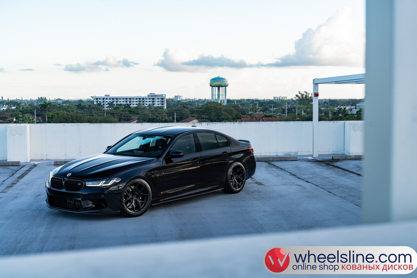 Black BMW 5-Series 1-Piece VS HF-51 Matte Black  Cap-C 240802