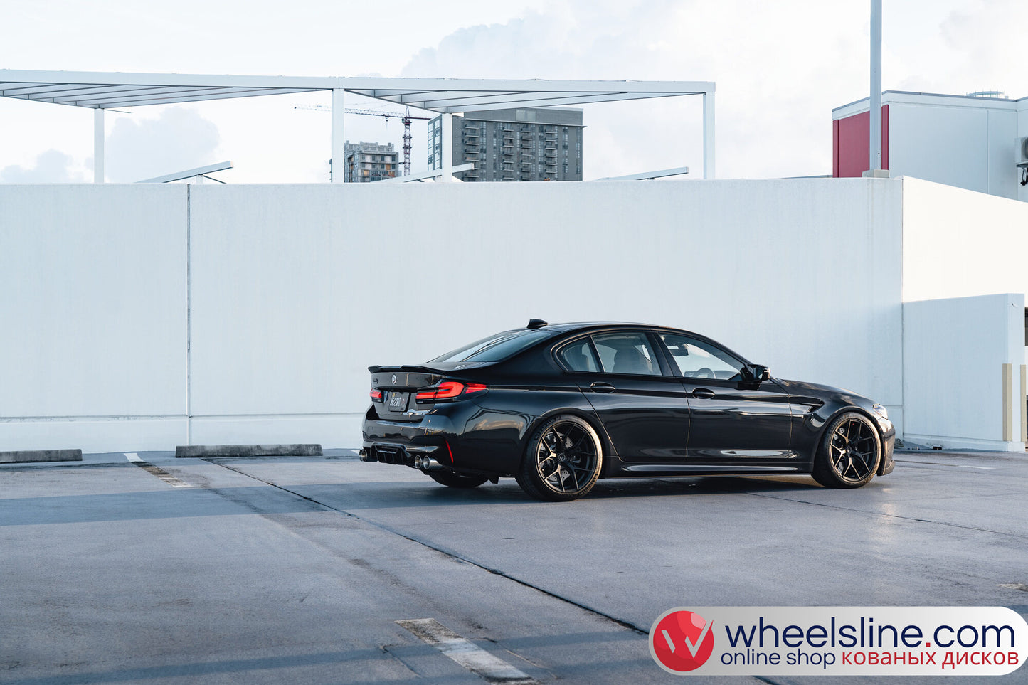 Black BMW 5-Series 1-Piece VS HF-51 Matte Black  Cap-C 240802