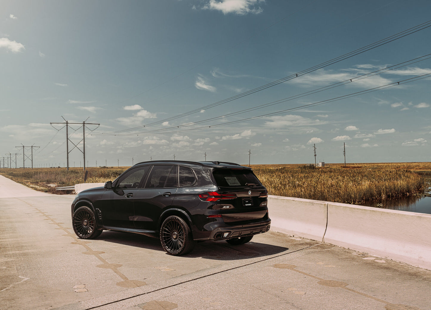 Black BMW X5 1-Piece VS HF-81 Matte Black Cap-B  240807