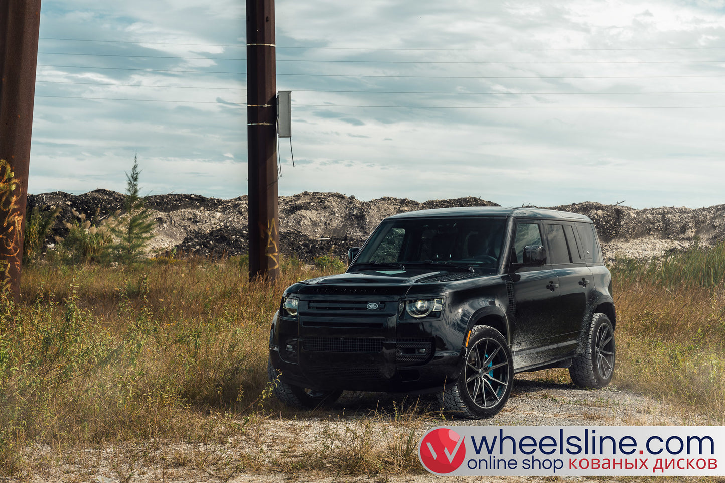 Black Land Rover Defender 1-Piece VS HF-31  Gloss Black With Brushed Face And Machined Windows 240924