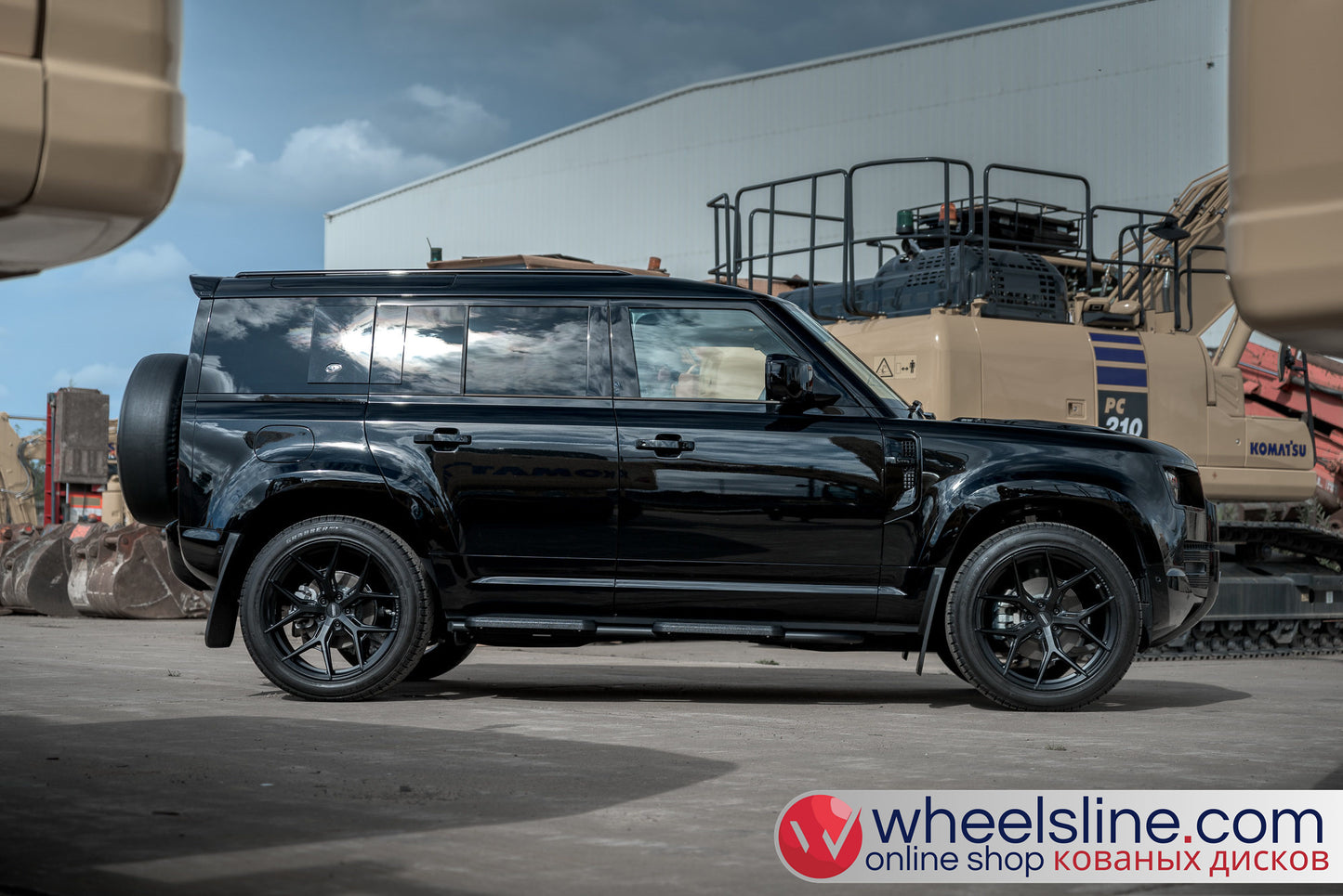 Black Land Rover Defender 1-Piece VS HF-51 Gloss Black 240922