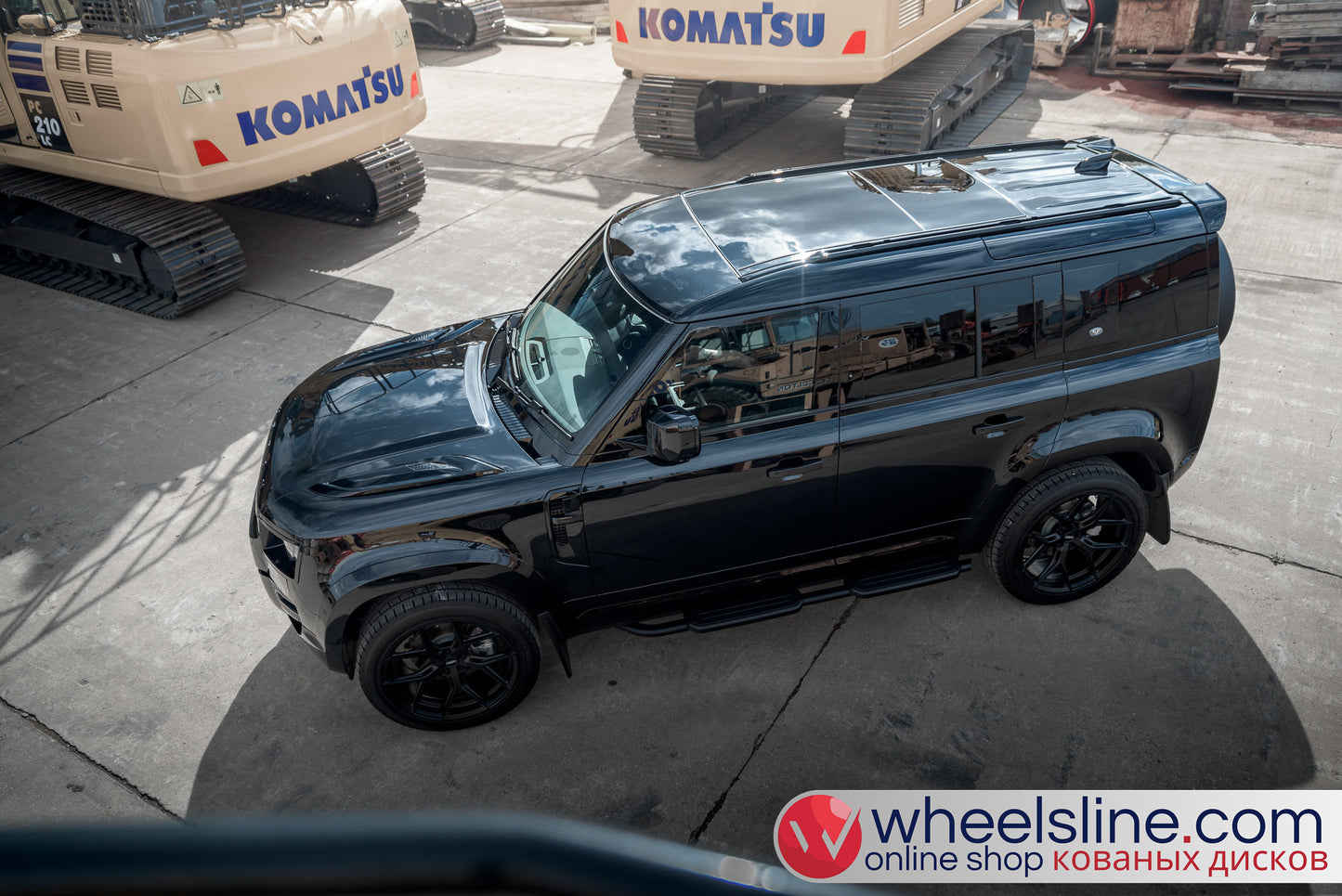 Black Land Rover Defender 1-Piece VS HF-51 Gloss Black 240922