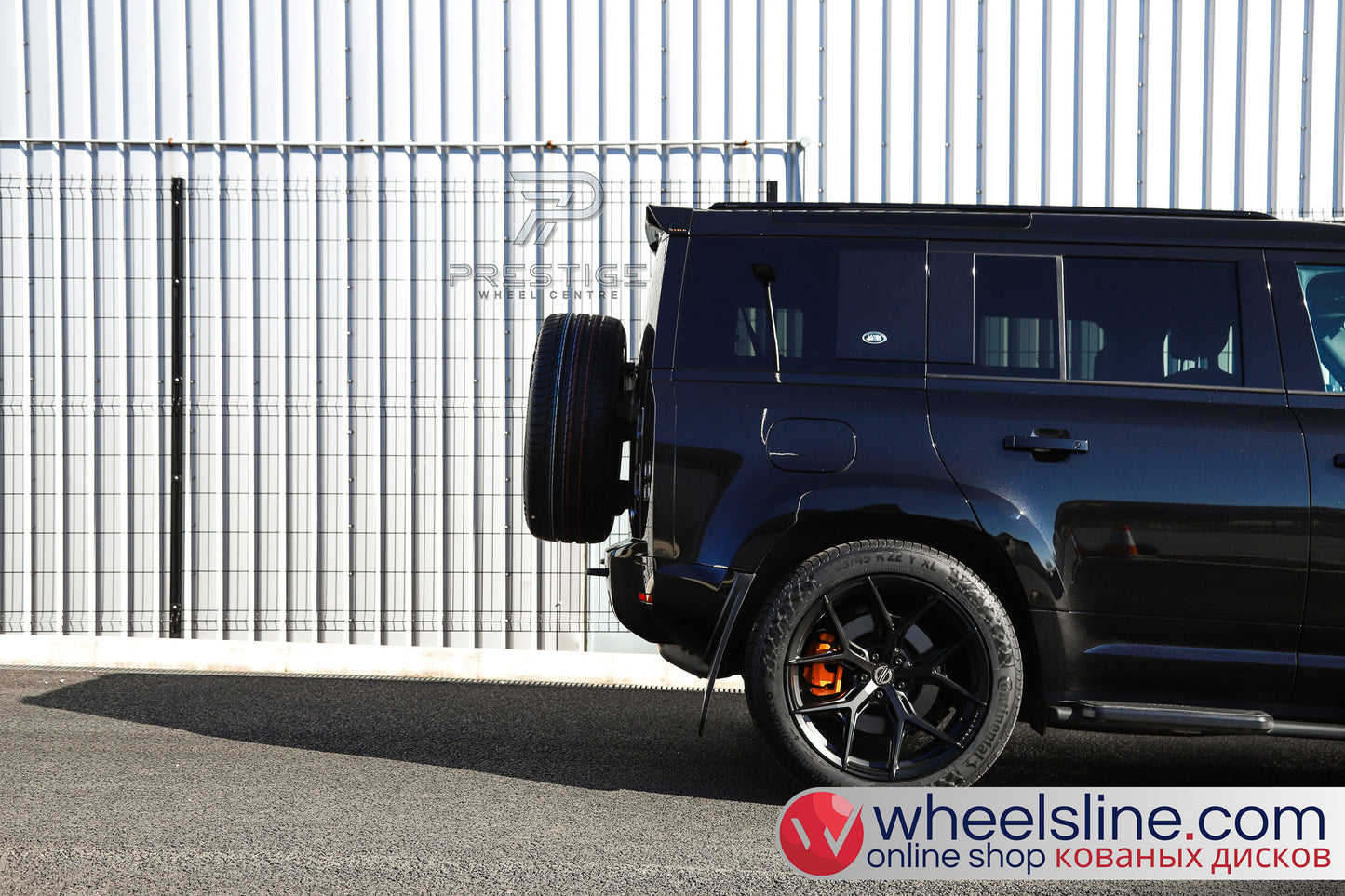 Black Land Rover Defender 1-Piece VS HF-51 Matte Black 240921