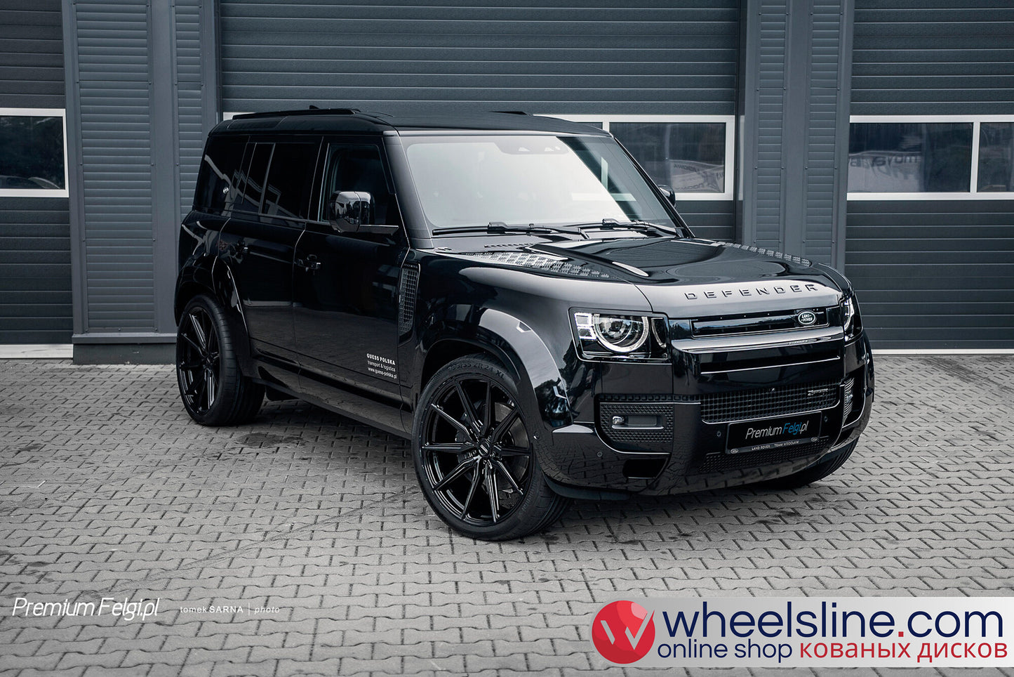 Black Land Rover Defender 110 1-Piece VS HF-31 Gloss Black 240924