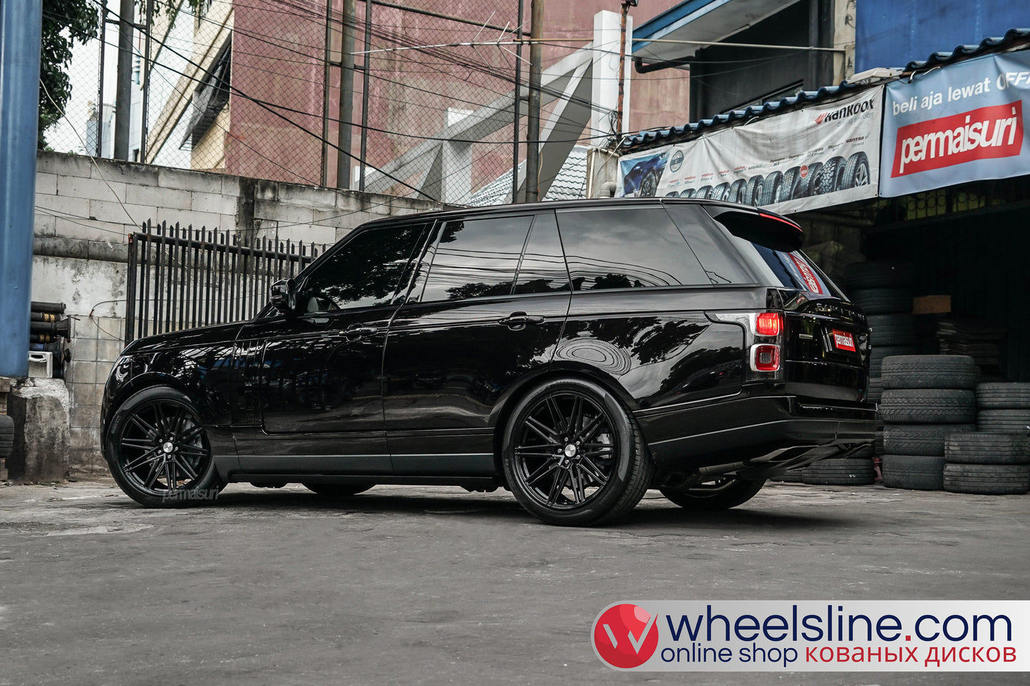 Black Land Rover Range Rover 1-Piece VS CV101 Gloss Black 240924