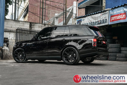 Black Land Rover Range Rover 1-Piece VS CV101 Gloss Black 240924