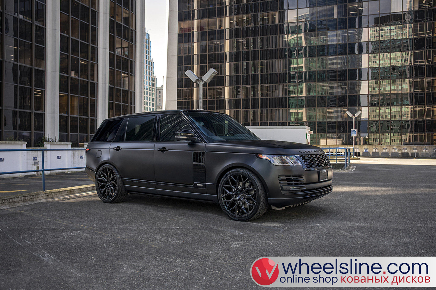 Black Land Rover Range Rover 1-Piece VS HF-21 Gloss Black 240924