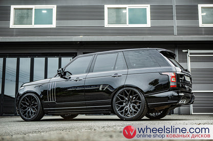 Black Land Rover Range Rover 1-Piece VS HF-21 Gloss Black 240924