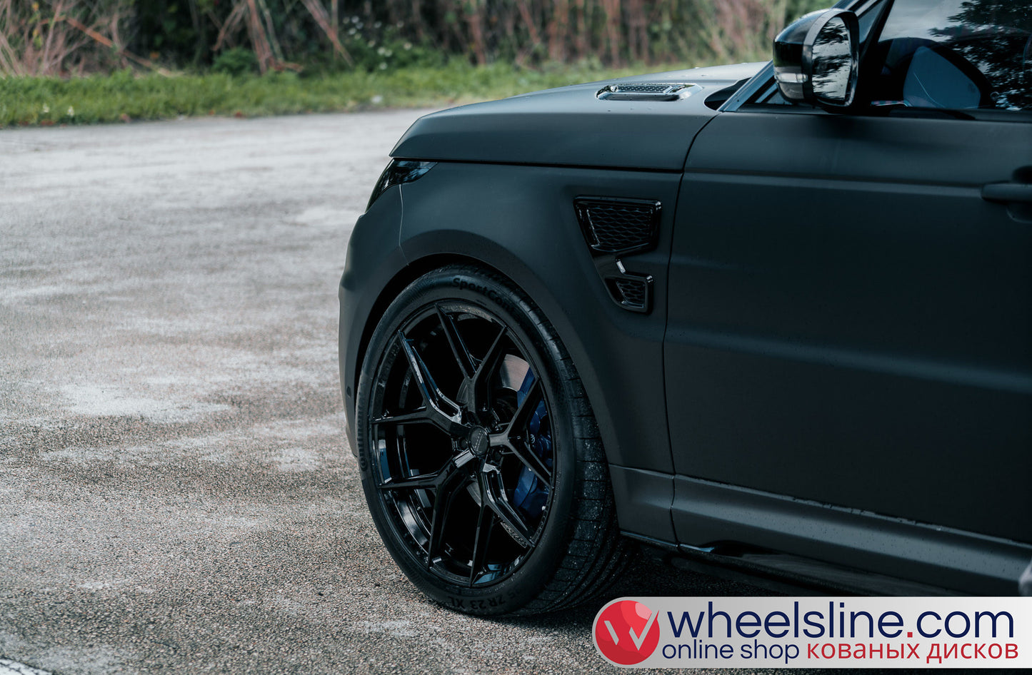 Black Land Rover Range Rover 1-Piece VS HF-51 Gloss Black 240926