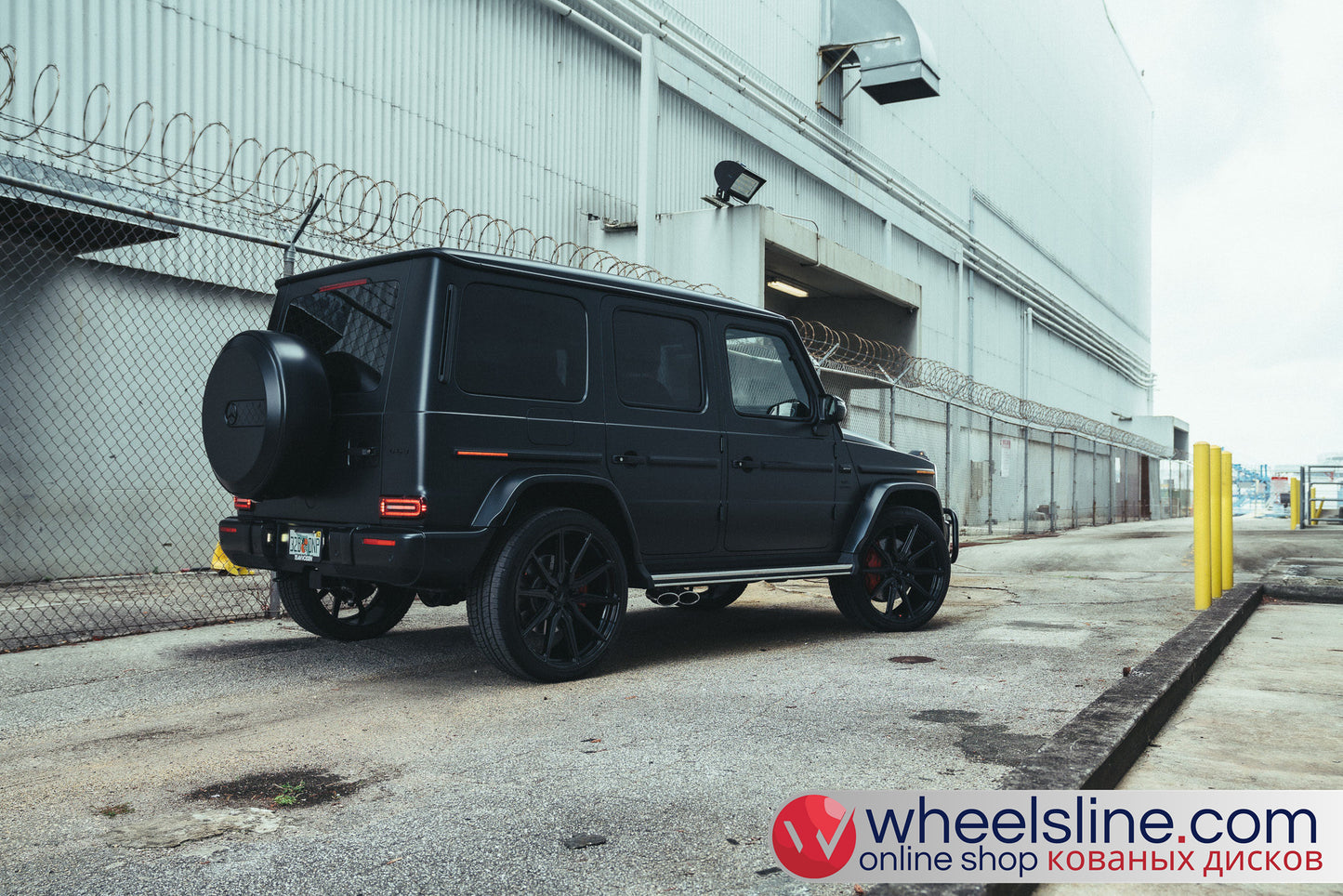 Black Mercedes G 1-Piece VS HF-31 Gloss Black 240803-2