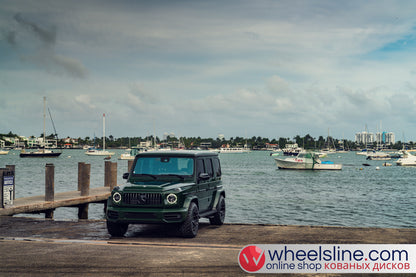 Green Mercedes G 1-Piece VS HFX-11 Gloss Black 240804