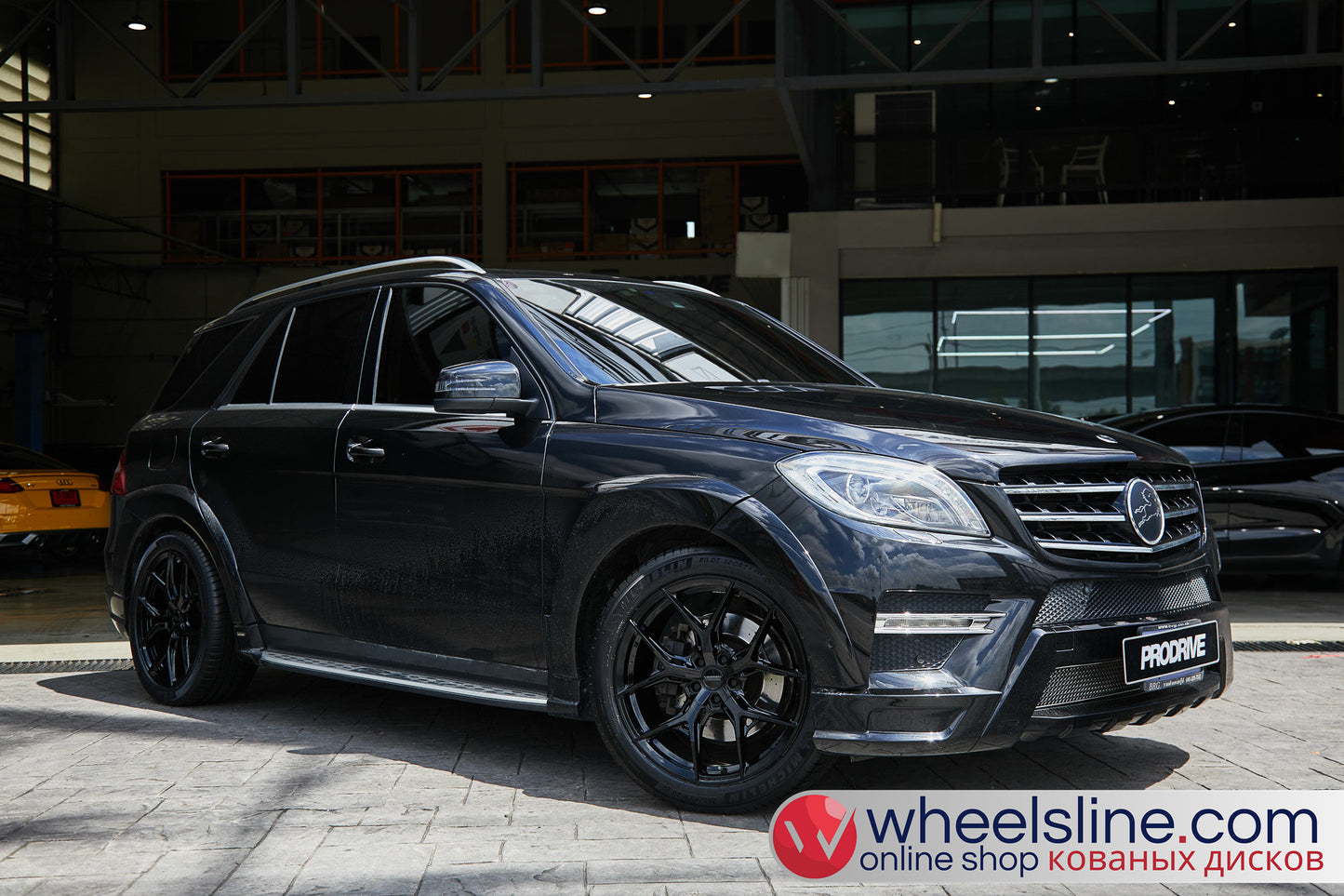 Black Mercedes ML 1-Piece VS HF-51 Gloss Black  240802