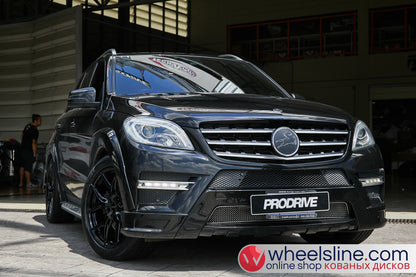 Black Mercedes ML 1-Piece VS HF-51 Gloss Black  240802