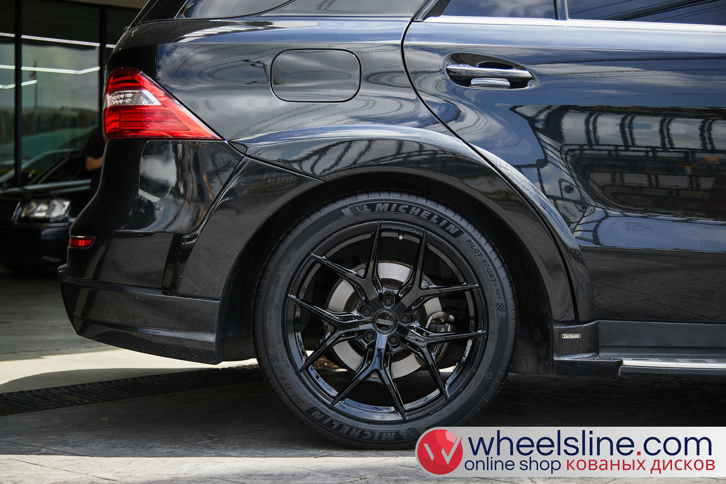 Black Mercedes ML 1-Piece VS HF-51 Gloss Black  240802