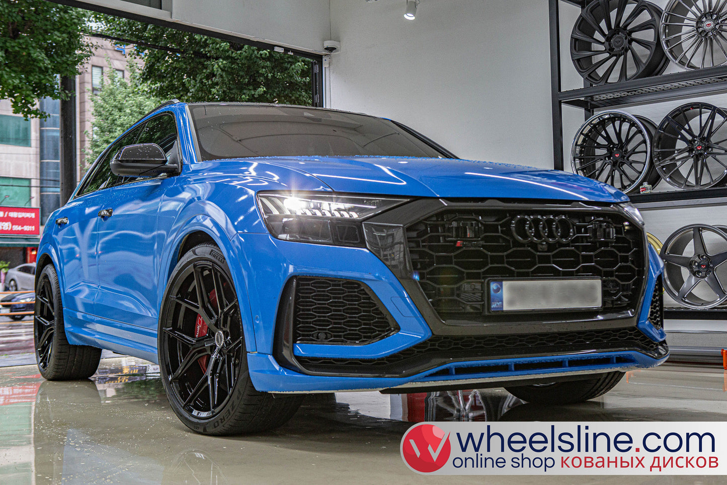 Blue  Audi Q8 1-Piece VS HF-71 Piano Black 240903