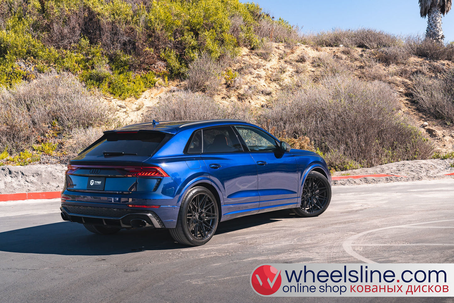 Blue  Audi Q8 1-Piece VS HF-71 Piano Black 240903