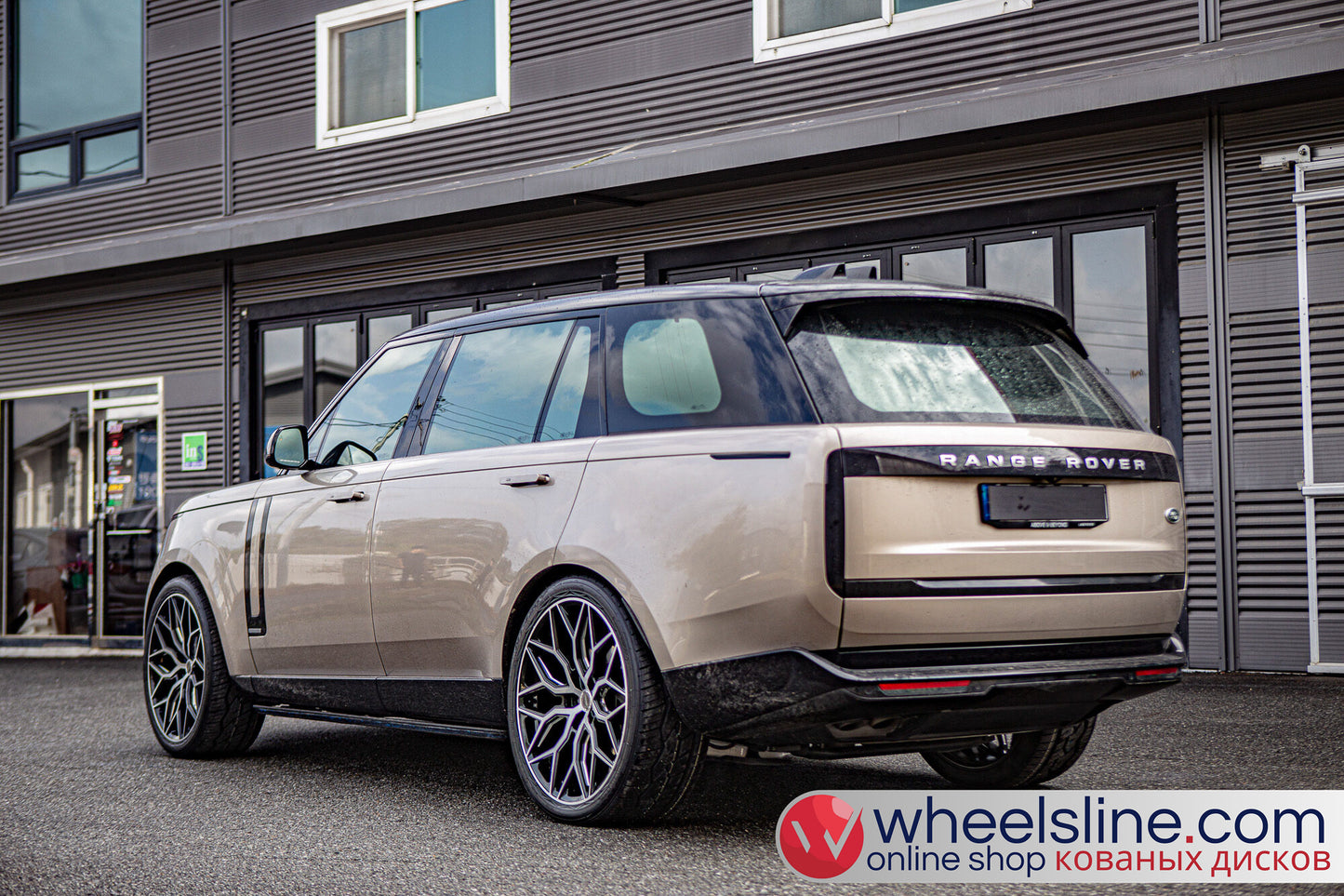 Gold Land Rover Range Rover 1-Piece VS HF-21  Gloss Black With Brushed Face And Machined Windows 240926