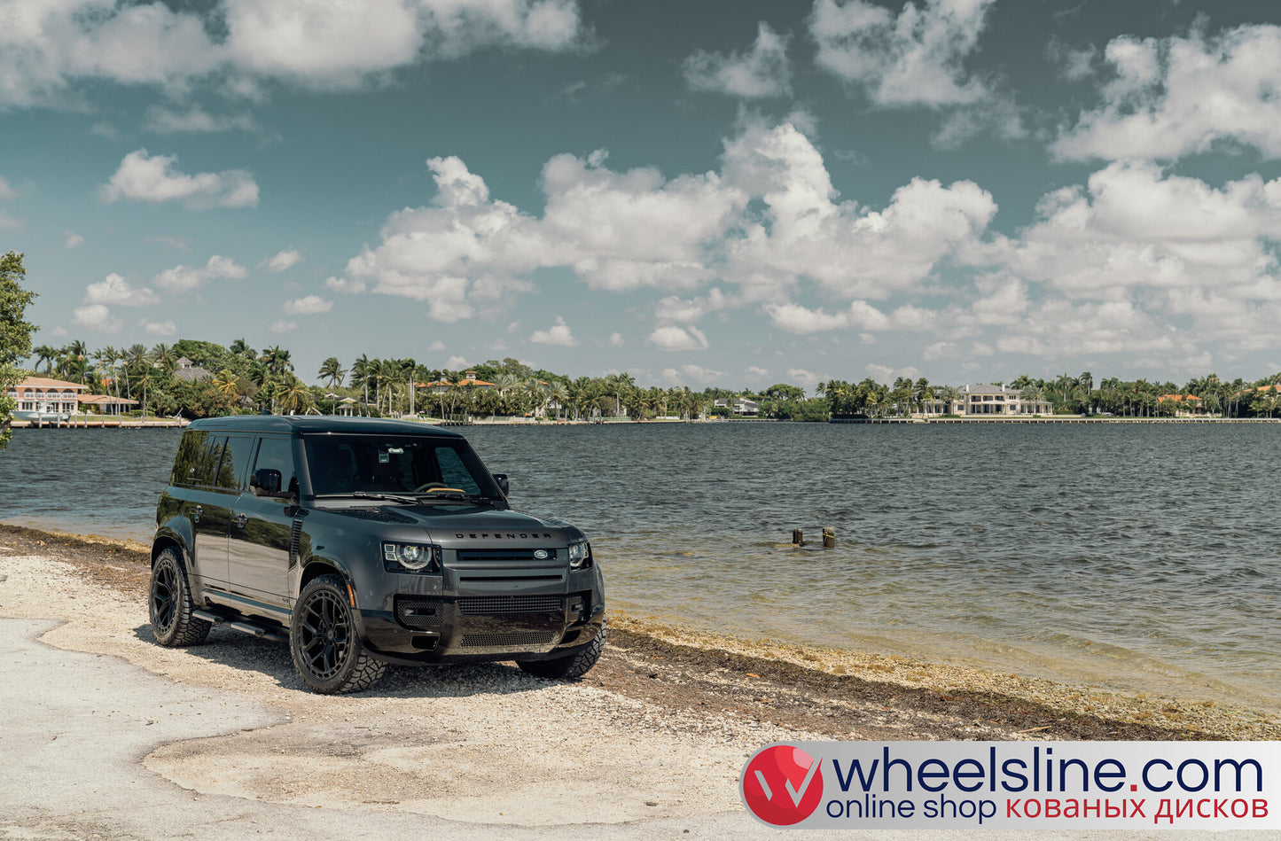 Gray Land Rover Defender 1-Piece VS UV-X1 Frosted Black 240924