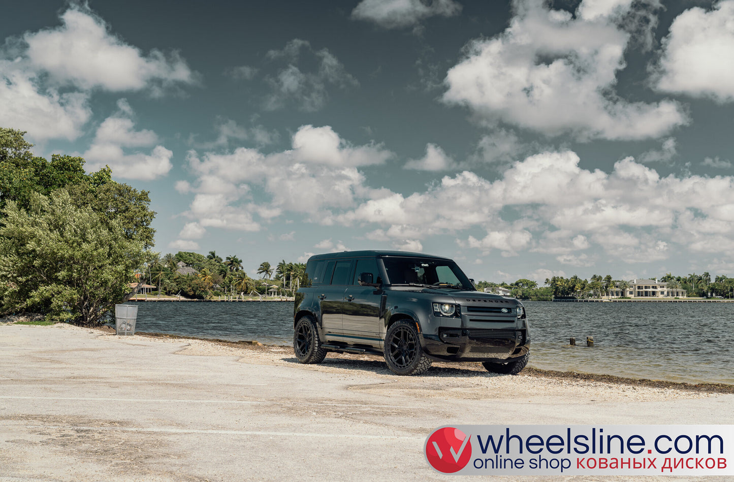 Gray Land Rover Defender 1-Piece VS UV-X1 Frosted Black 240924