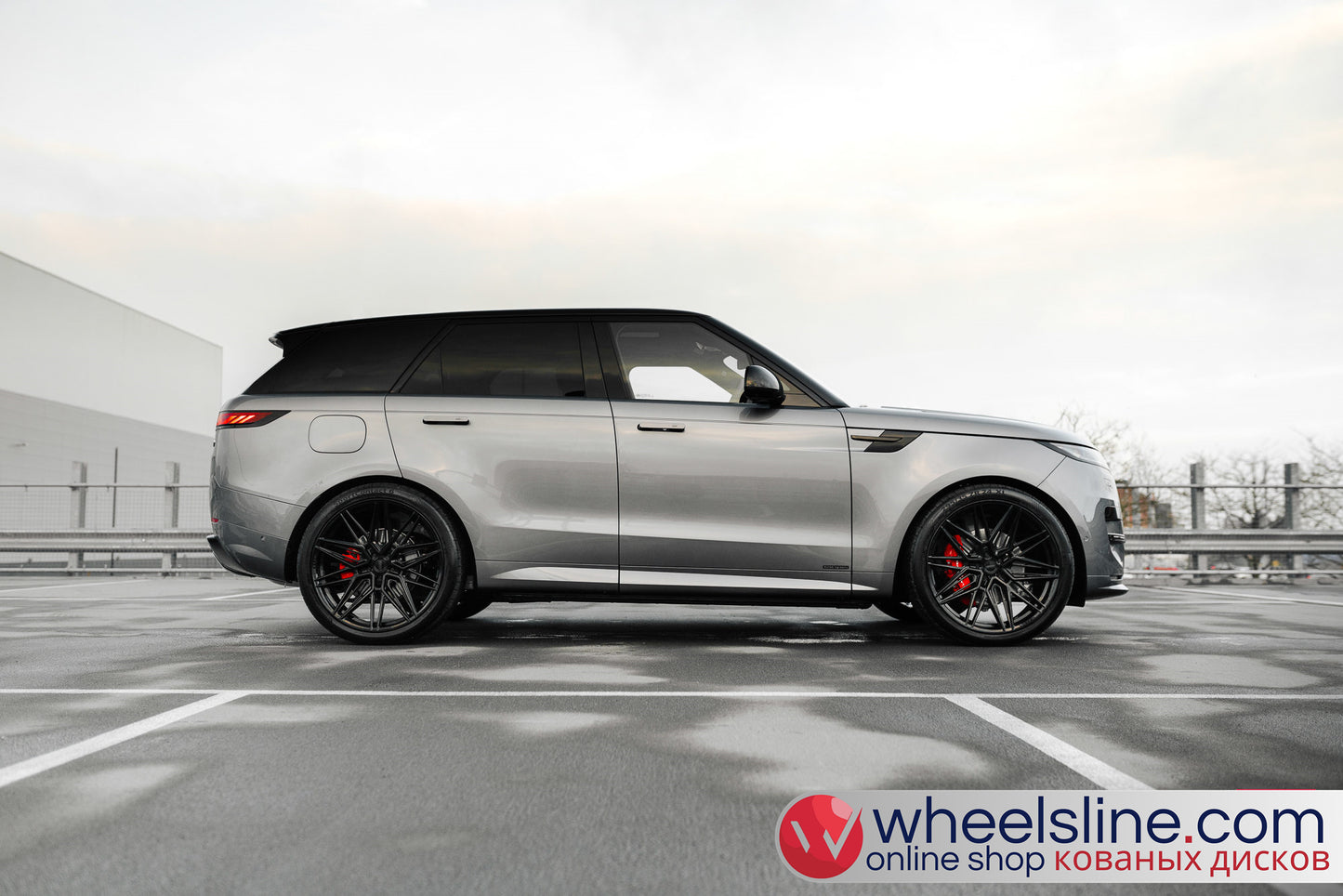 Gray Land Rover Range Rover 1-Piece VS HF-71 Gloss Black 240922