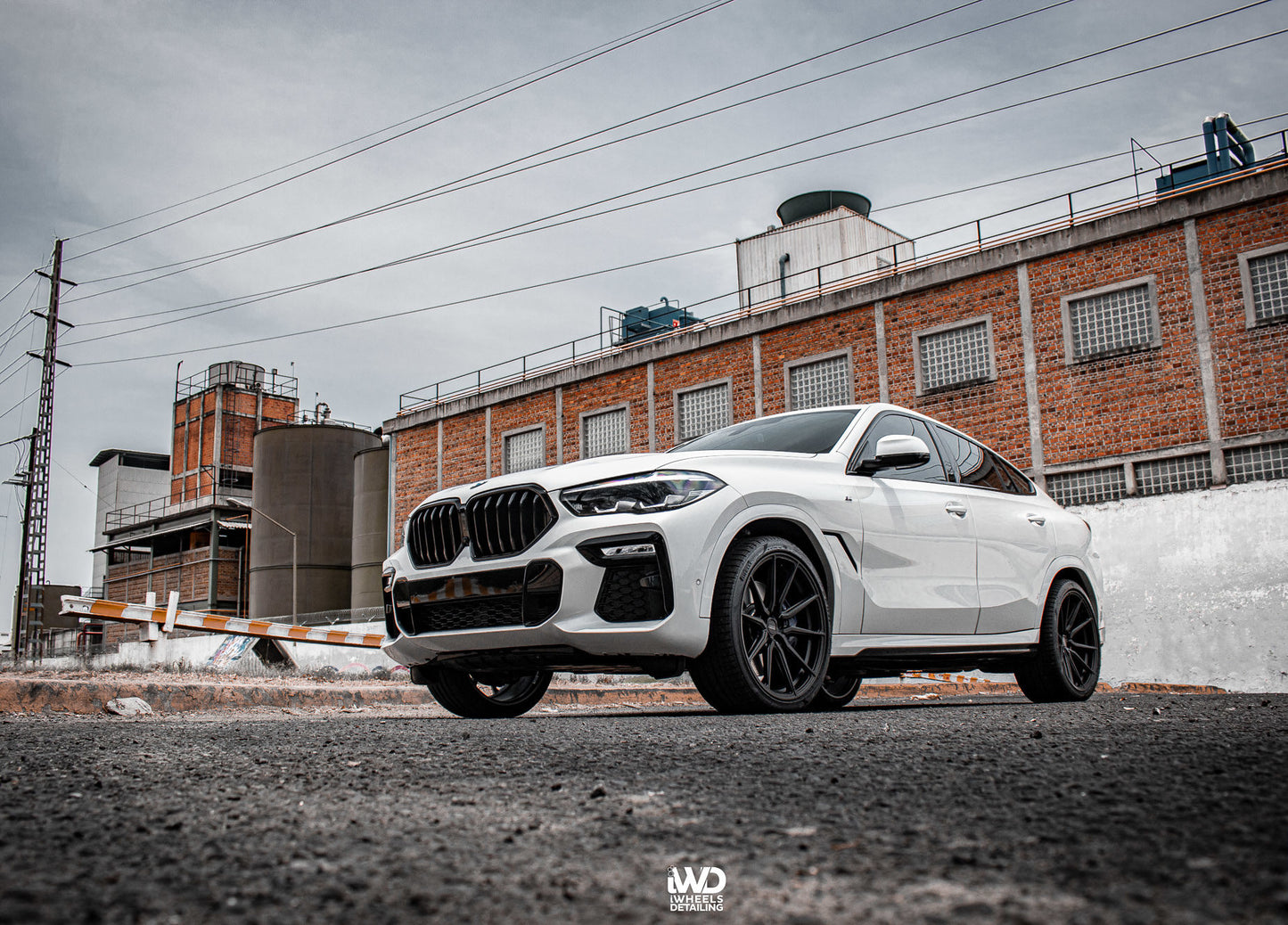 White BMW X6 1-Piece VS HF-31 Matte Black  240807