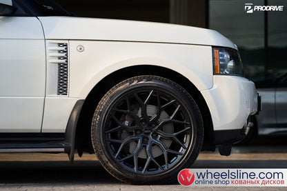 White Land Rover Range Rover 1-Piece VS HF-21 Gloss Black 240924