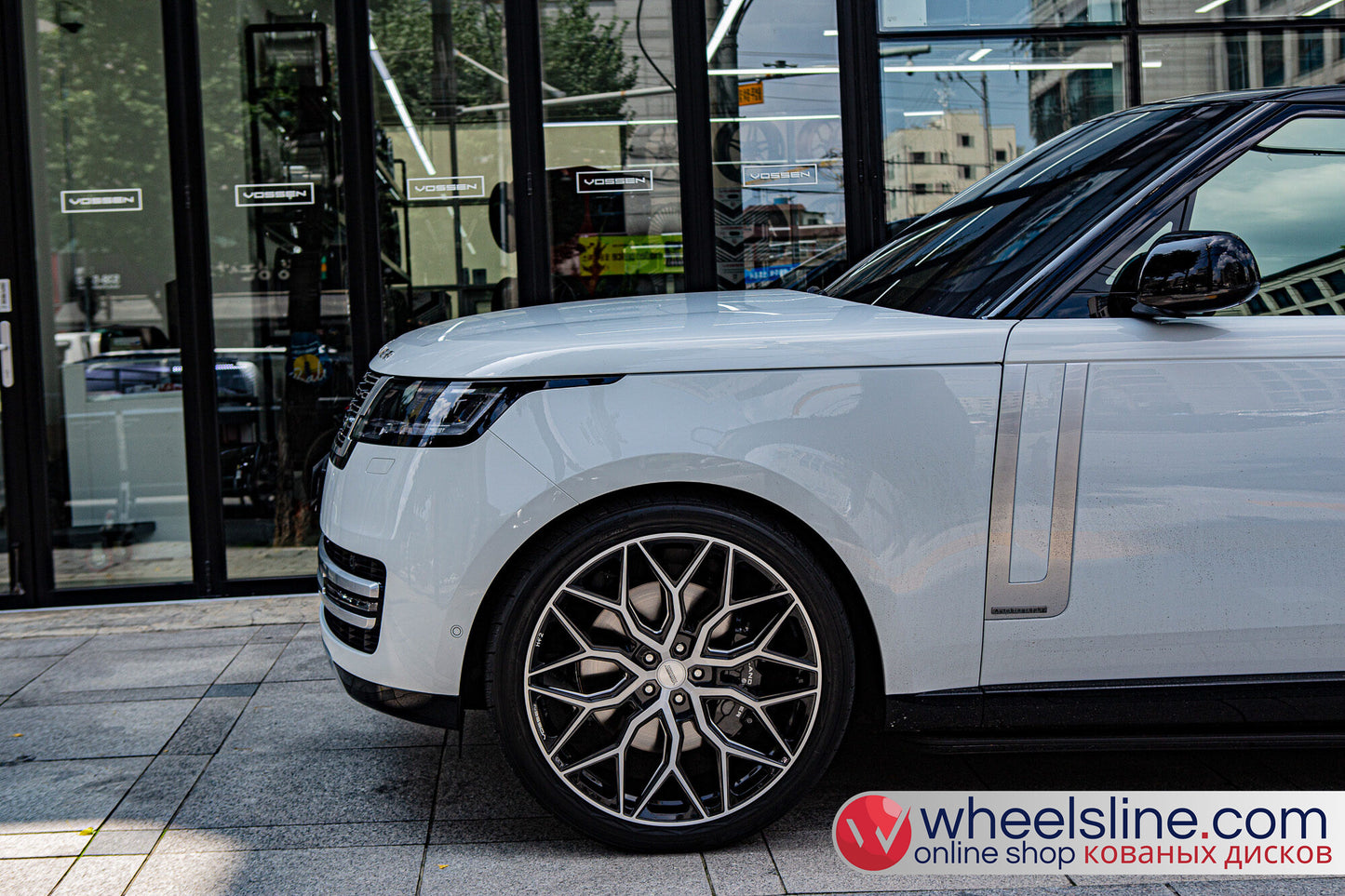 White Land Rover Range Rover 1-Piece VS HF-21 Gloss Black With Machined Face And Windows 240918