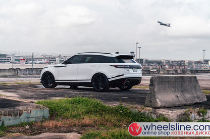 White Land Rover Range Rover Velar 1-Piece VS HF-71  Gloss Black 240926