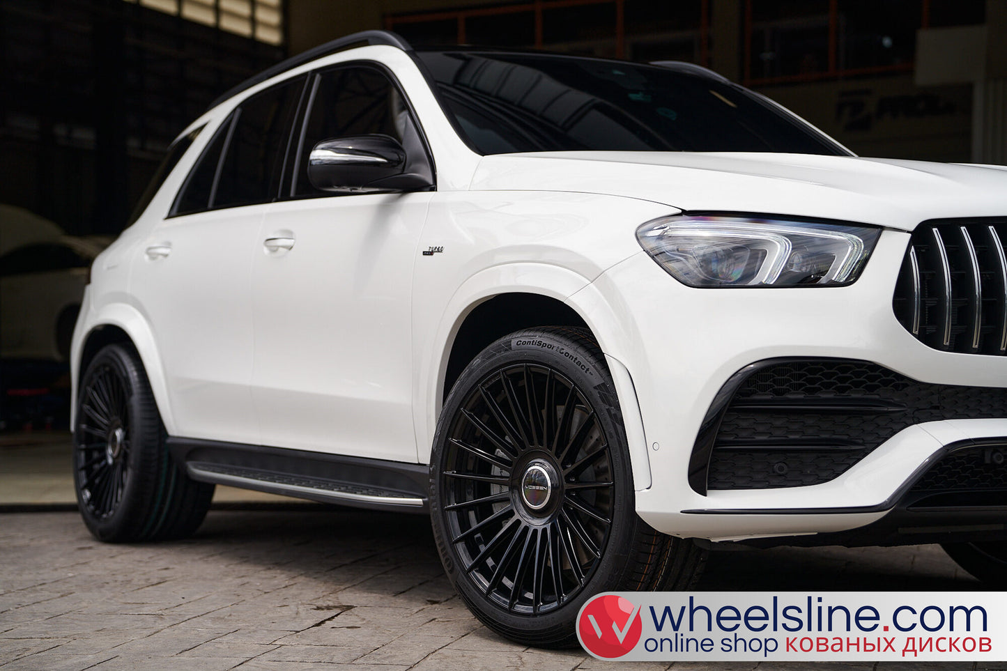 White Mercedes GLE 1-Piece VS HF-81 Gloss Black Cap-B 240802