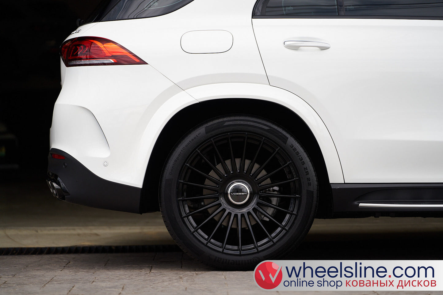 White Mercedes GLE 1-Piece VS HF-81 Gloss Black Cap-B 240802