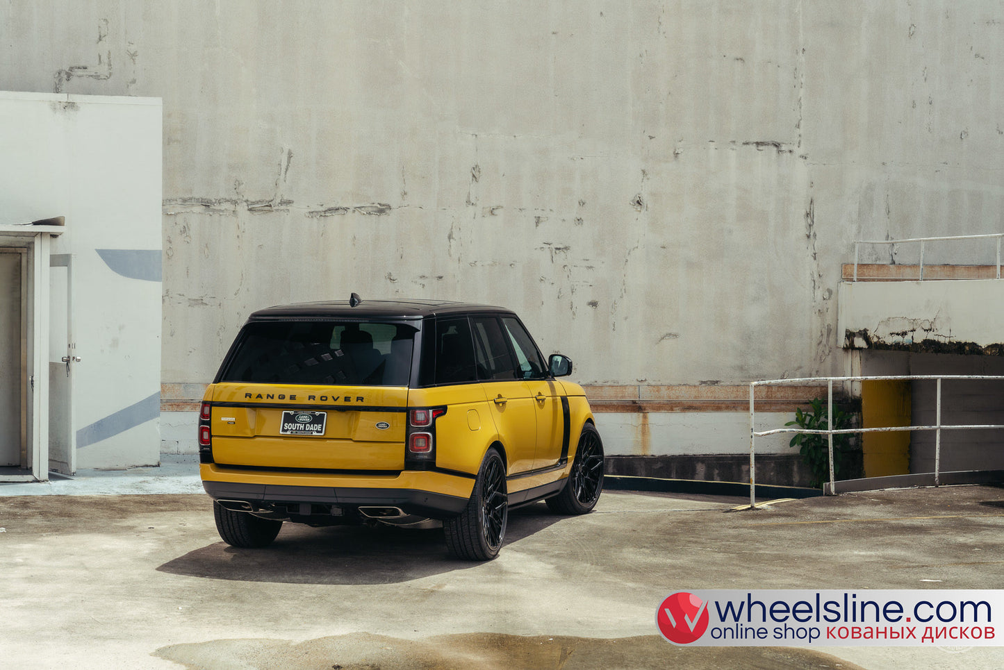 Yellow Land Rover Range Rover 1-Piece VS UV-11 Gloss Black 240926